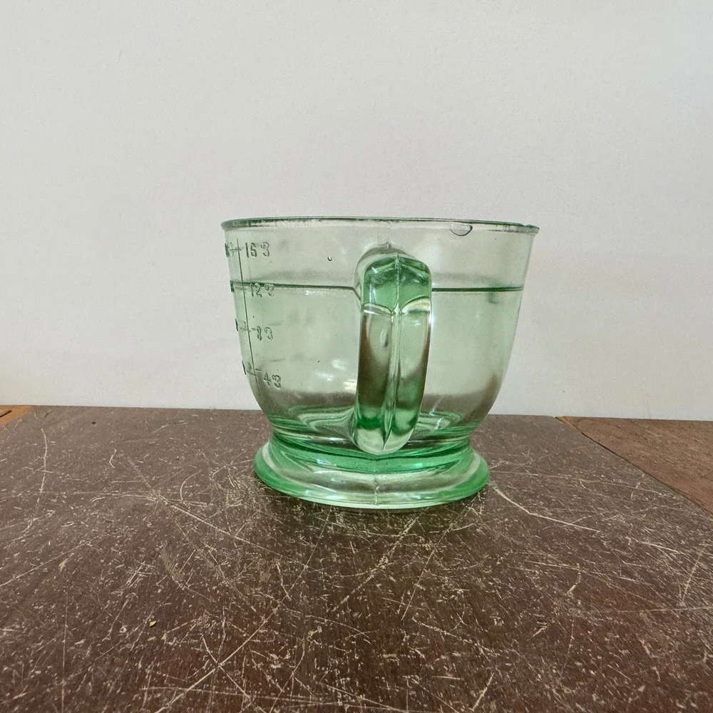 Vaseline Green Glass‎ Measuring Cup 2 Cup Capacity Kitchenware For Household Use